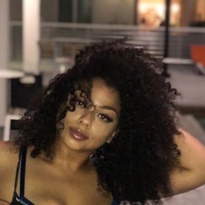 Meet your Posher, Janise